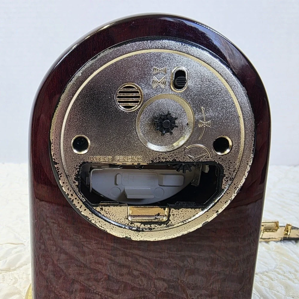 Howard Miller 613-487 Rosewood Arch Table Alarm Clock – Benchmark Quartz – 1990s